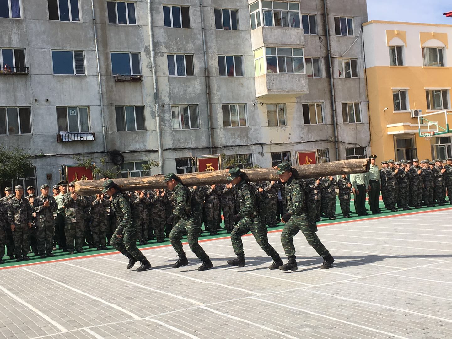 全民國防教育日_我校學(xué)子走進(jìn)軍營接受國防教育 全民國防教育日_我校學(xué)子走進(jìn)軍營接受國防教育