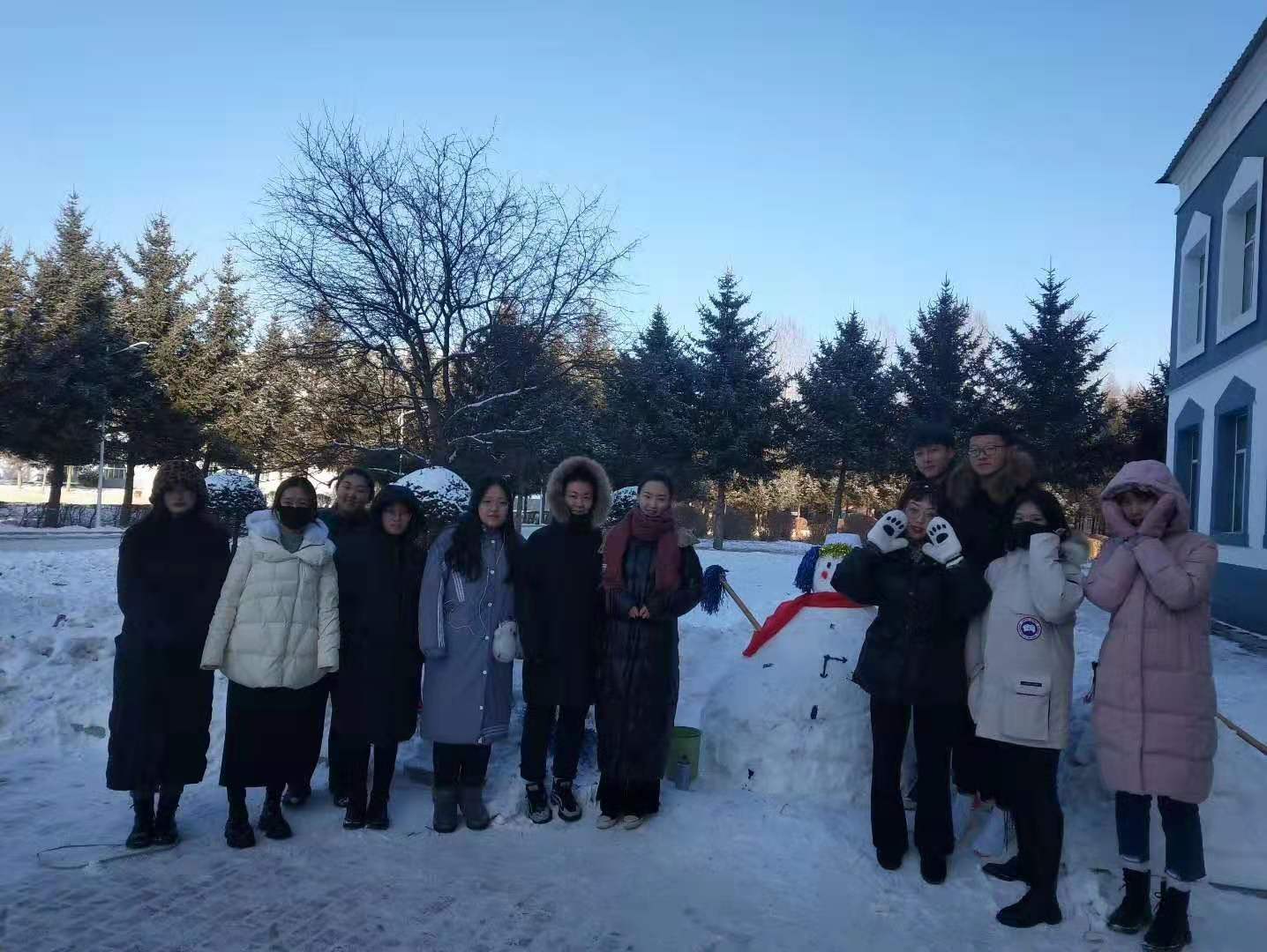 冰雪校園_歡樂(lè)你我----醫(yī)學(xué)技術(shù)學(xué)院雪雕大賽 冰雪校園_歡樂(lè)你我----醫(yī)學(xué)技術(shù)學(xué)院雪雕大賽