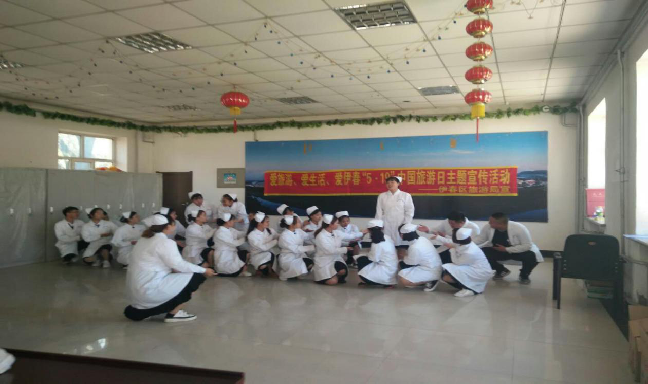 醫(yī)學(xué)技術(shù)學(xué)院涉外護(hù)理班開展“用行動給予關(guān)懷、用服務(wù)獻(xiàn)予愛心”主題公益活動