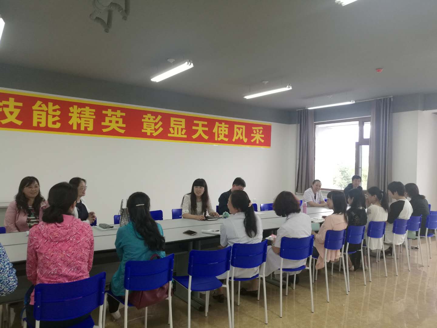 醫(yī)學技術學院開展期末聽評課活動