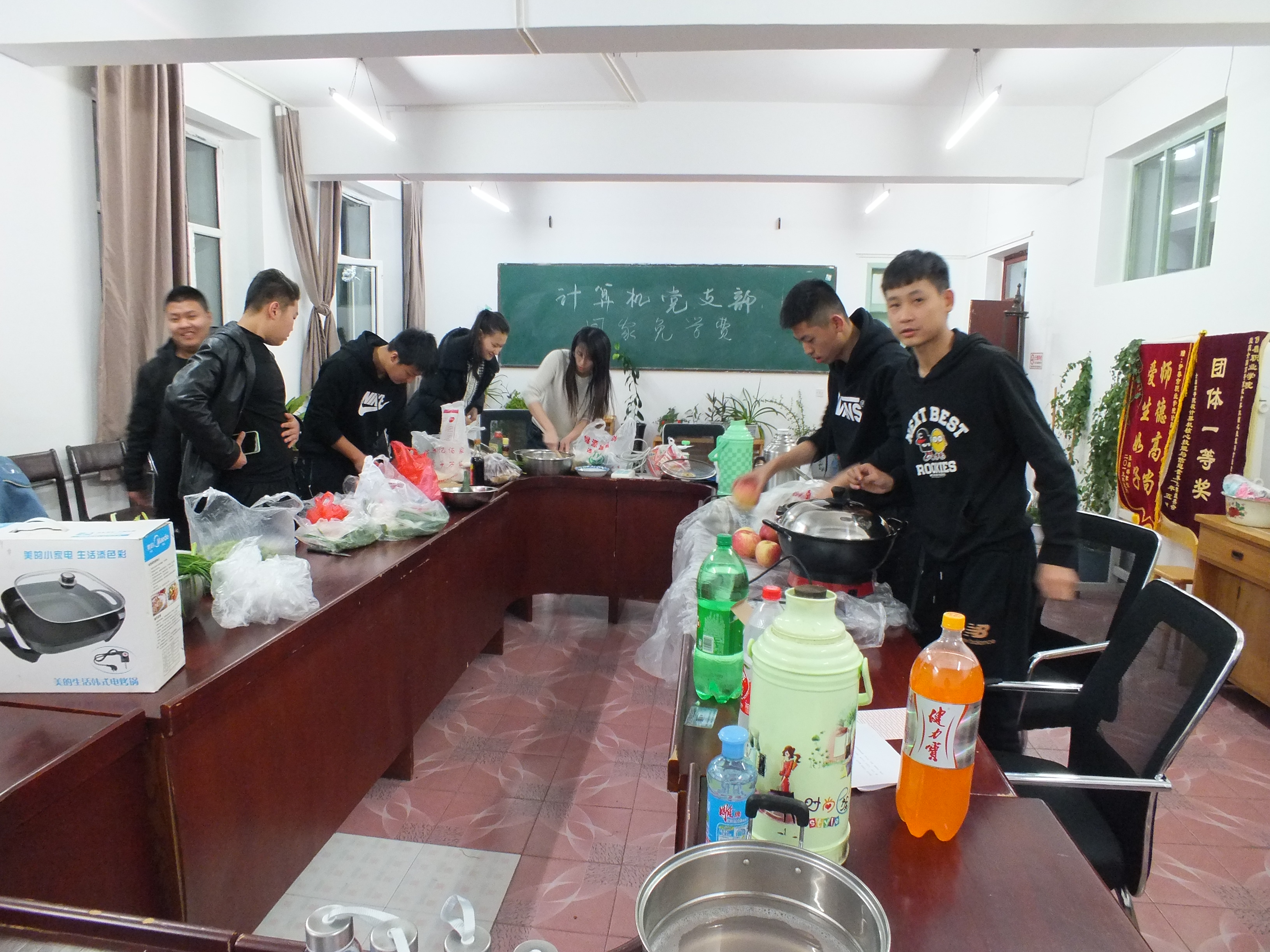 冬至不寒，有家更暖——計算機學(xué)院立冬聚餐