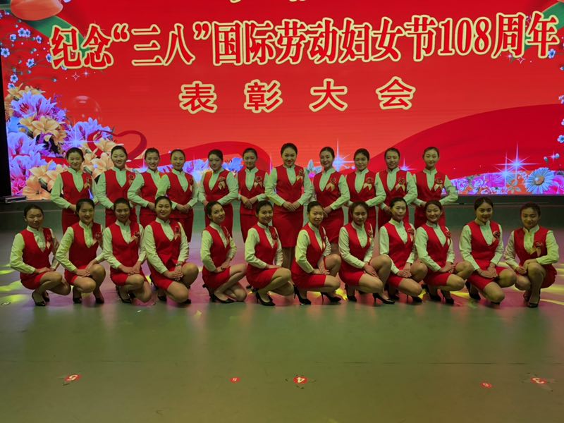 旅游商務(wù)學(xué)院高鐵專業(yè)學(xué)生為我市大型活動提供志愿服務(wù) 旅游商務(wù)學(xué)院高鐵專業(yè)學(xué)生為我市大型活動提供志愿服務(wù)