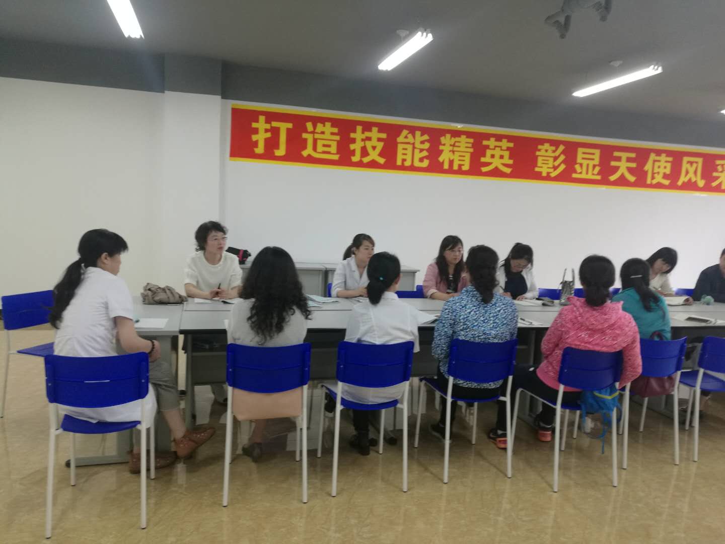 醫(yī)學技術學院開展期末聽評課活動