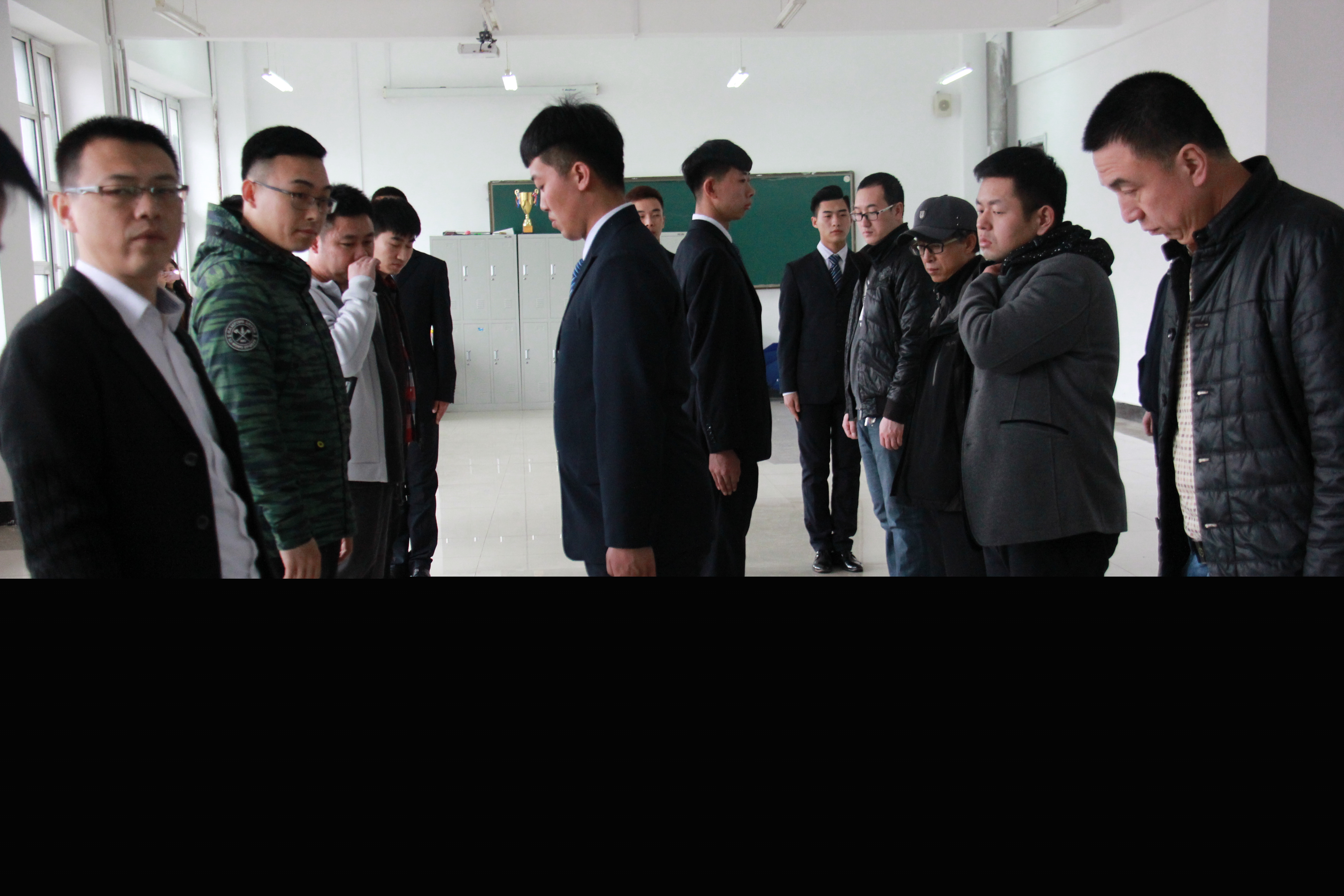 我院為伊春市行政資源中心進行政務(wù)禮儀培訓(xùn)