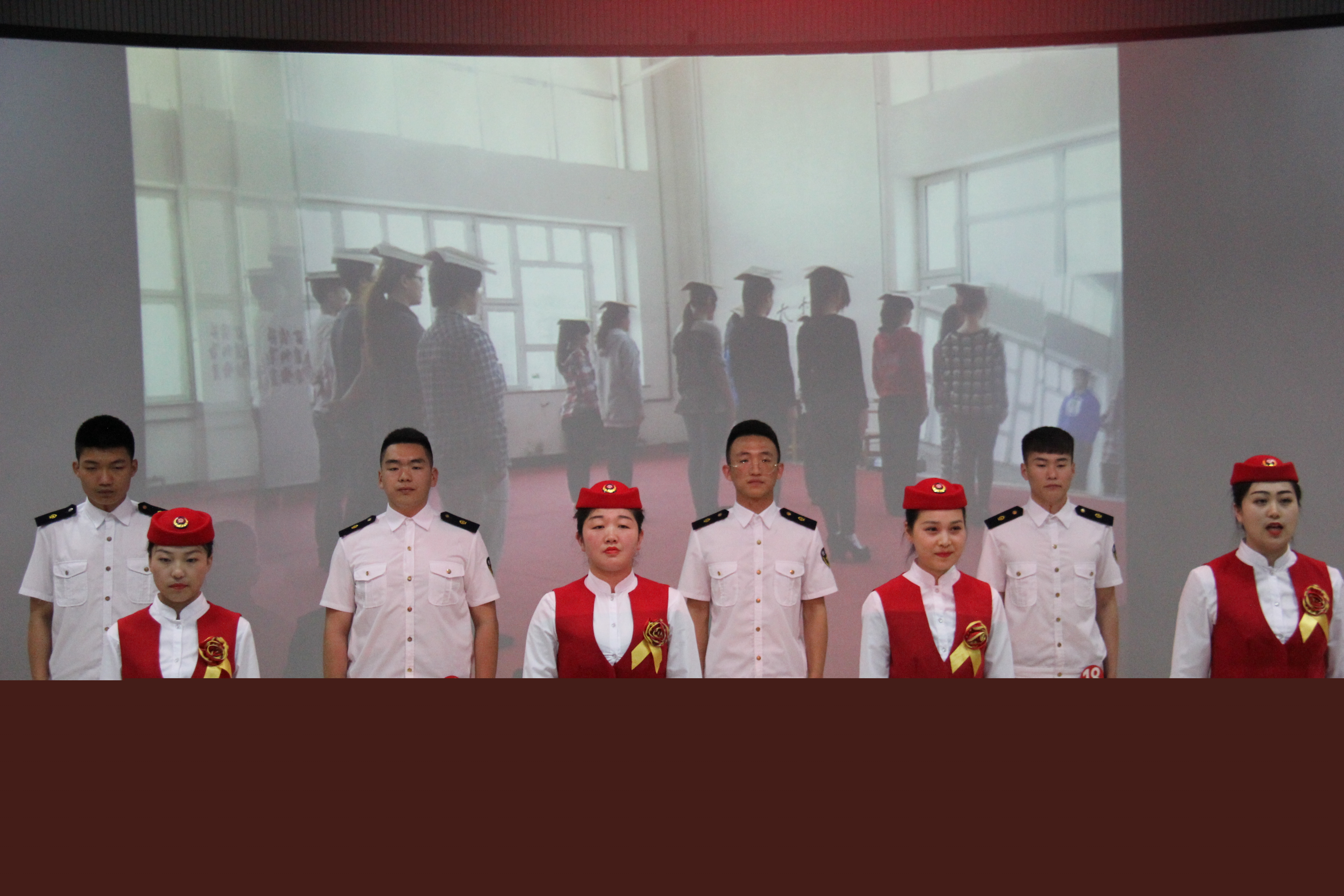旅游商務(wù)學(xué)院成功舉辦第三屆高鐵服務(wù)技能大賽