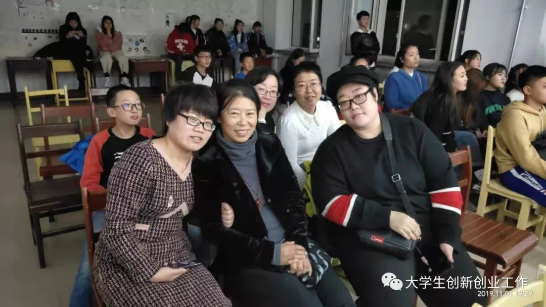 “人民藝術團”民謠專場匯報演出彰顯青春風采