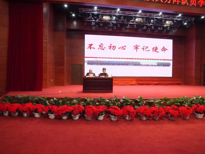 參加新中國70周年閱兵女兵方隊李玲玲同學(xué)載譽返校 參加新中國70周年閱兵女兵方隊李玲玲同學(xué)載譽返校